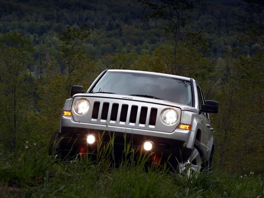  Jeep Patriot 2010 года  (фото 11 из 24)
